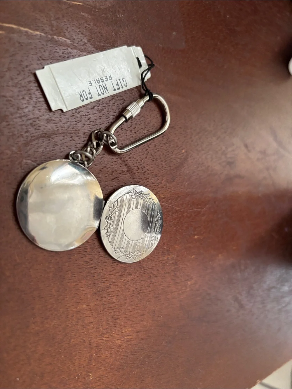 1928 Silver Floral Engraved Round Locket Keychain